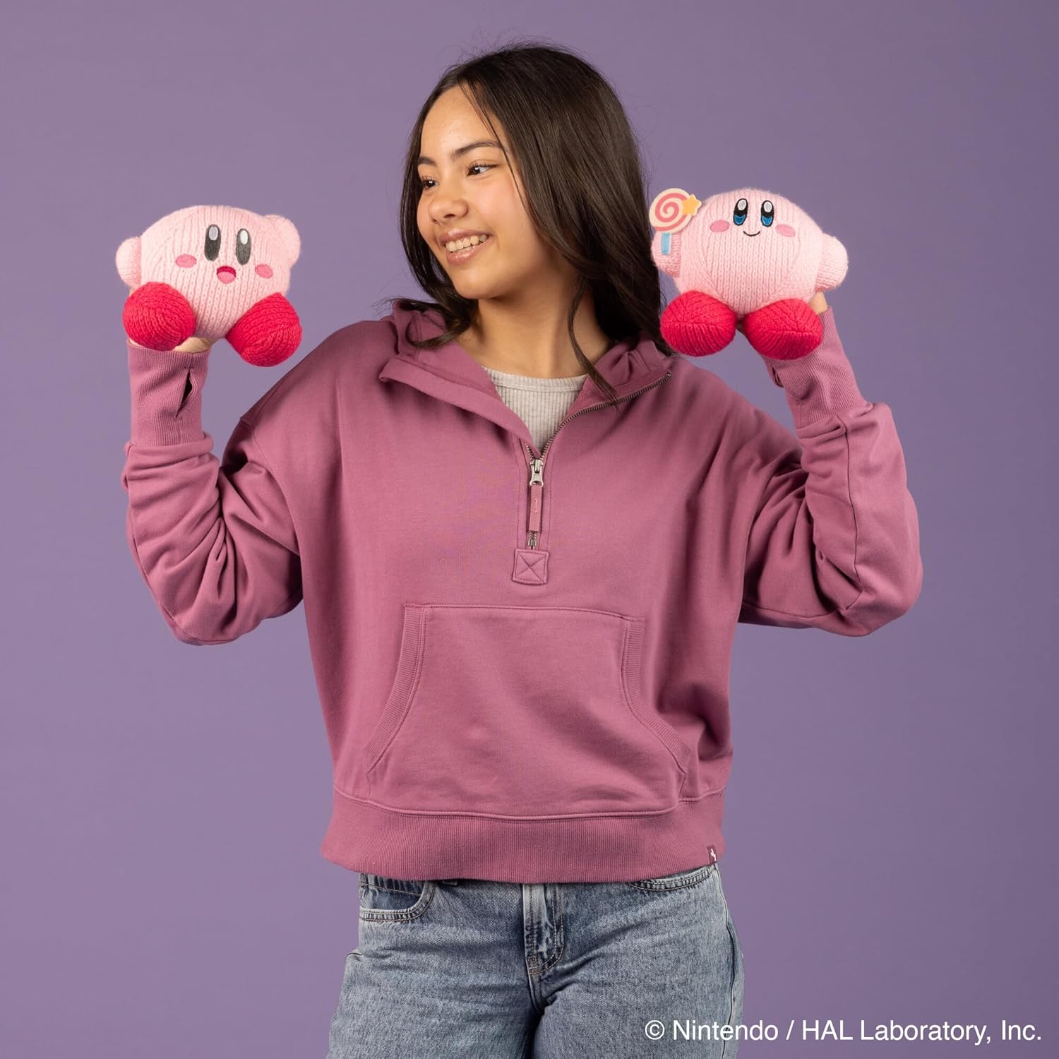 TOMY Nuiguru Knit Kirby - Peluche Kirby con caramelo invencible, peluches coleccionables de punto y ganchillo, bonitos accesorios de escritorio y rellenos de cesta de Pascua, decoración y accesorios