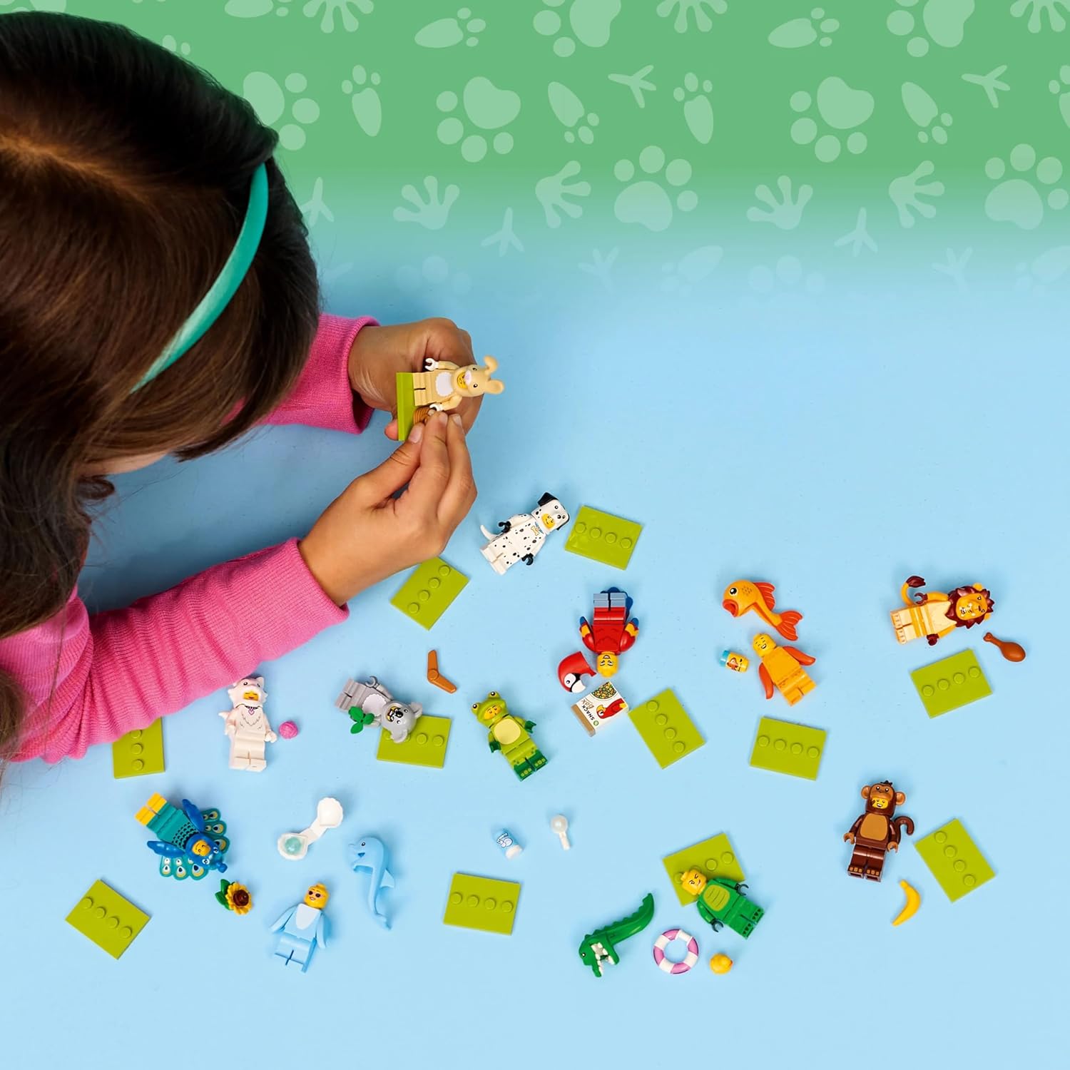 LEGO Minifigures Animal Series 28 - Blind Box - Get 1 of 12 Collectible Toys - Figures incl. Lion, Bunny, Cat & Dolphin - Party Bag Fillers for 5+ Year Old Boys & Girls - 71051