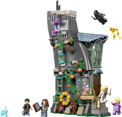 LEGO Harry Potter Luna Lovegood's House Toy - DIY Miniature Model Kit w/a Light Brick & 5 Minifigures - Bedroom Decor Idea - Gift for 10+ Year Old Girls, Boys & Fans - 76467