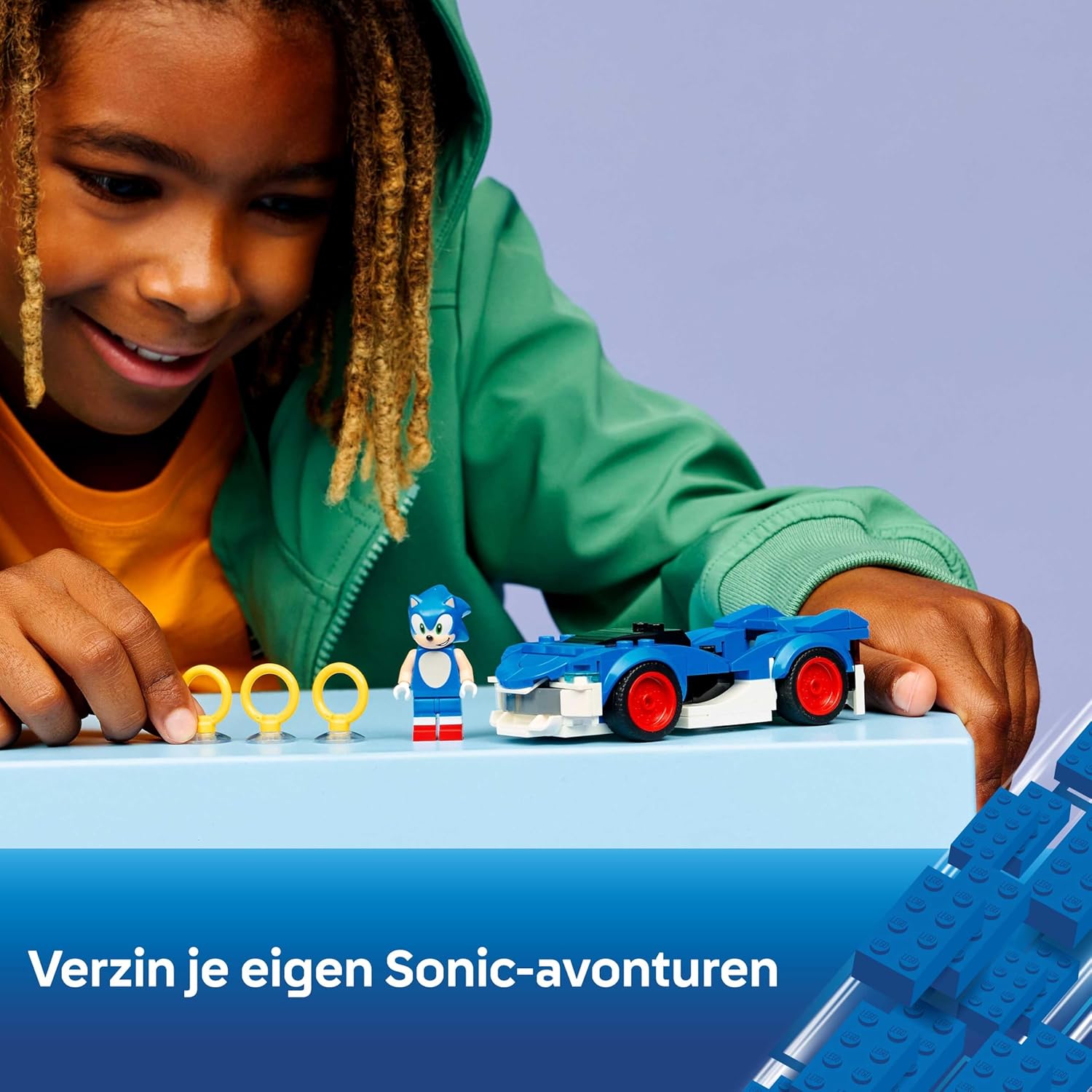 LEGO Sonic the Hedgehog: Sonic Speedster Lightning - Race Car Toy w/a Minifigure, Chaos Emerald & 3 Gold Rings - Gaming Gift for 7+ Year Old Boys & Girls - 77117