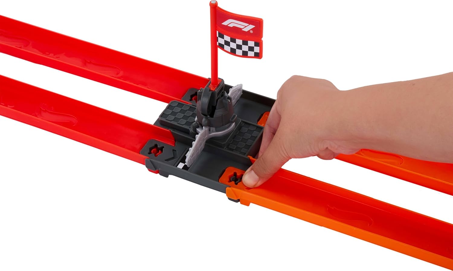 Hot Wheels Racing Formula 1 Toy Car Track Set, Race the 2 1:64 Scale Die-Cast Officially Licensed F1 Vehicles on Side-By-Side Track, Grid Start, JKM88
