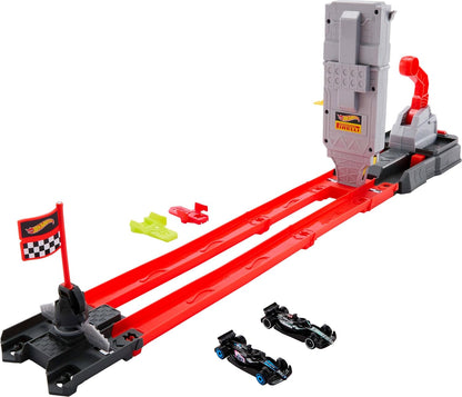 Hot Wheels Racing Formula 1 Toy Car Track Set, Race the 2 1:64 Scale Die-Cast Officially Licensed F1 Vehicles on Side-By-Side Track, Grid Start, JKM88