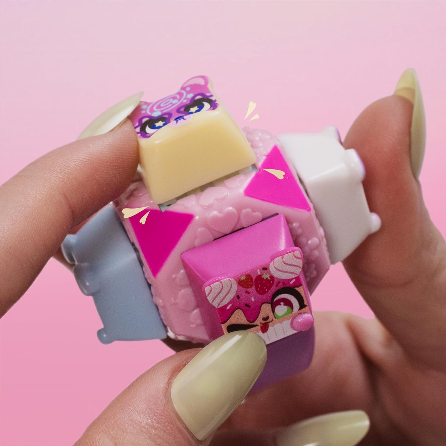 Deluxe Keychain - Includes 7 Clickable Keyboard Collectibles - 70 Characters To Find, Cute Themes & Rare Surprises - Girls Gifts and Collectables Ages 6 Plus, Pink