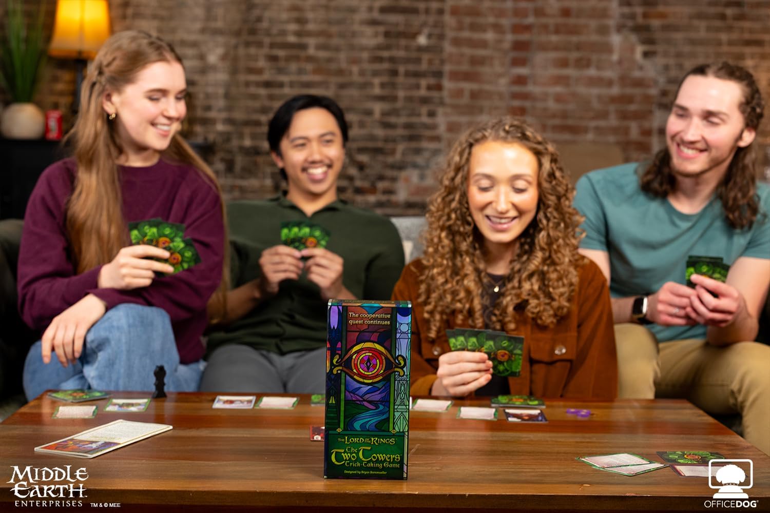 Asmodee | The Lord Of The Rings: The Two Towers: Trick-Taking Game | Coöperatief kaartspel | Leeftijd 10+ | 1-4 spelers | 20+ minuten speeltijd Engels