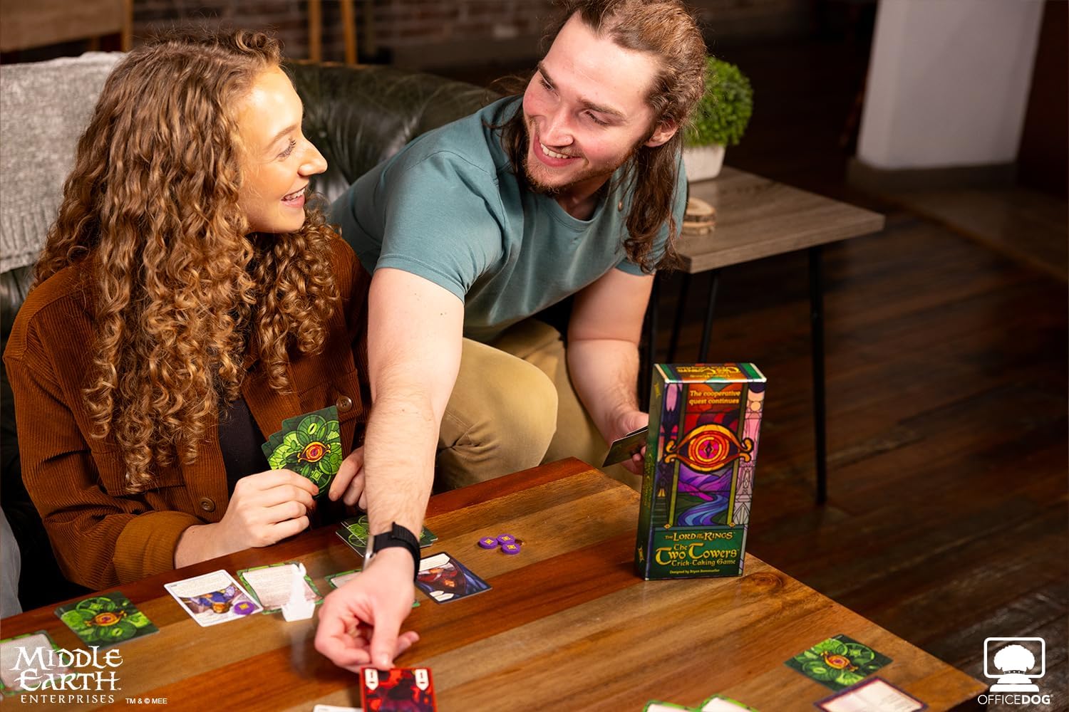 Asmodee | The Lord Of The Rings: The Two Towers: Trick-Taking Game | Coöperatief kaartspel | Leeftijd 10+ | 1-4 spelers | 20+ minuten speeltijd Engels