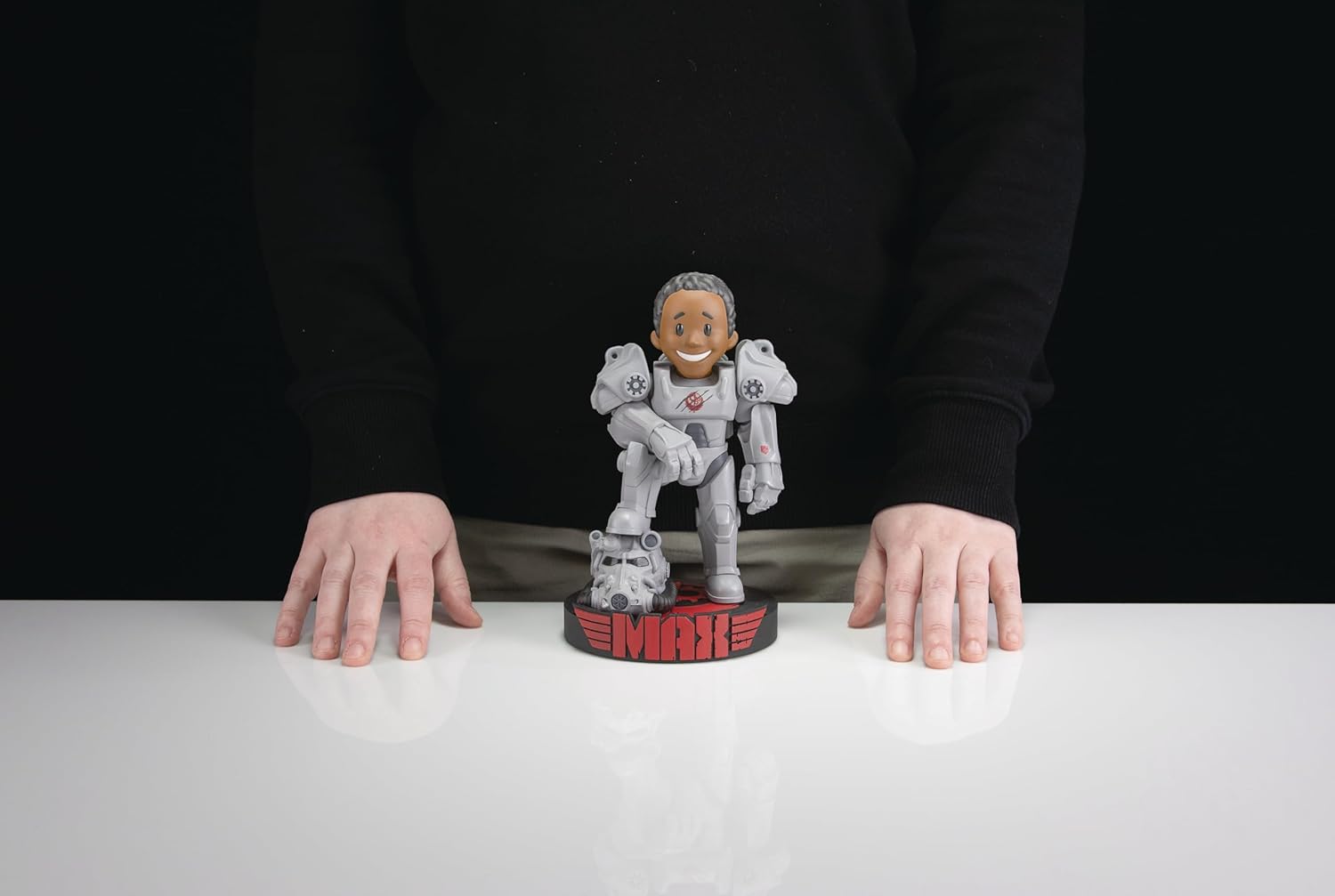 Dark Horse Fallout (TV Show): Stylized Maximus 8" Vinyl Figure