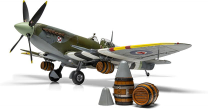 Airfix Model Set - A17001A Supermarine Spitfire Mk.IXc - Flying Dray Model Aircraft Kit - Plastic Plane Kits for Adults, Set Includes Special Edition Pint Glass - 1:24 Scale