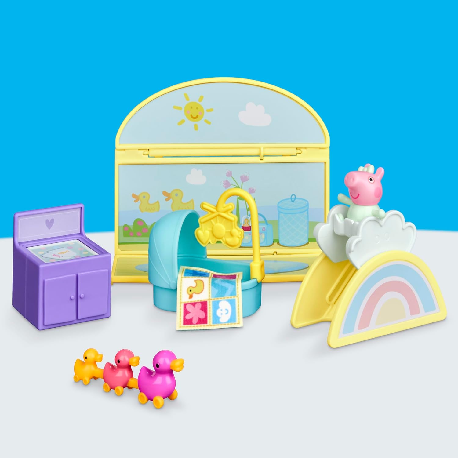 Peppa Pig Evies kinderkamer, speelset met 1 figuur en 7 accessoires, werkt met de speelset Peppa's Grote familiehuis, kleuterspeelgoed voor meisjes en jongens van 3+