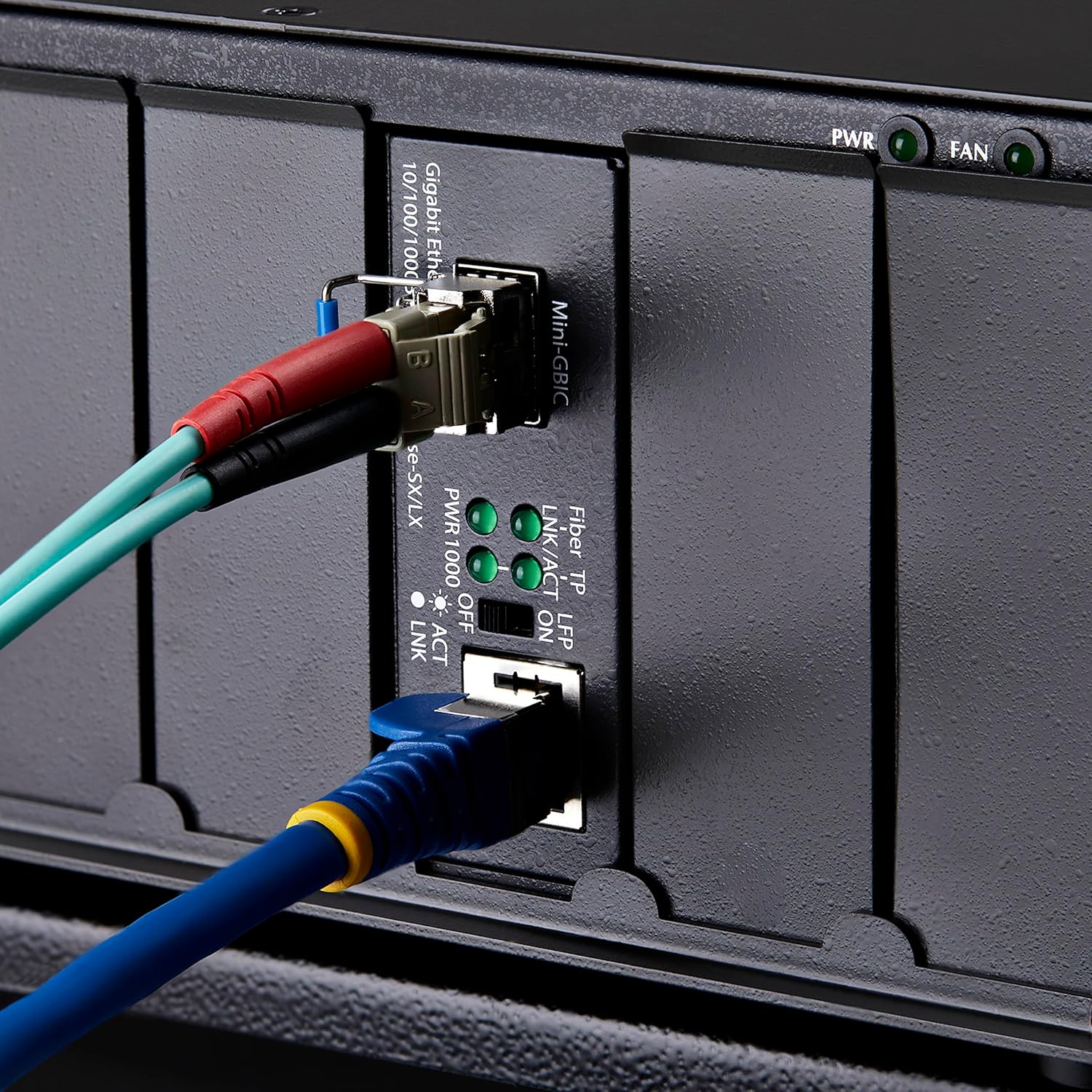 Startech.Com - Fibre Media Converter - 1Gbe - Over Fibre Optic - 1000Base-T, 1000Base-Lx, 10Base-T, 100Base-Tx - Lc Dupl