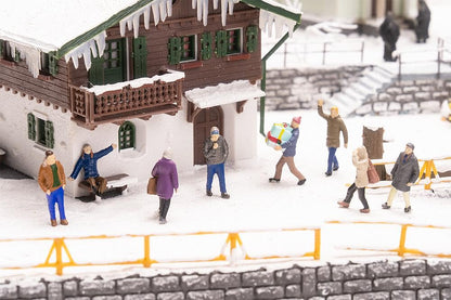 Faller 151711 - voorbijgangers in de winter - spoorbreedte H0