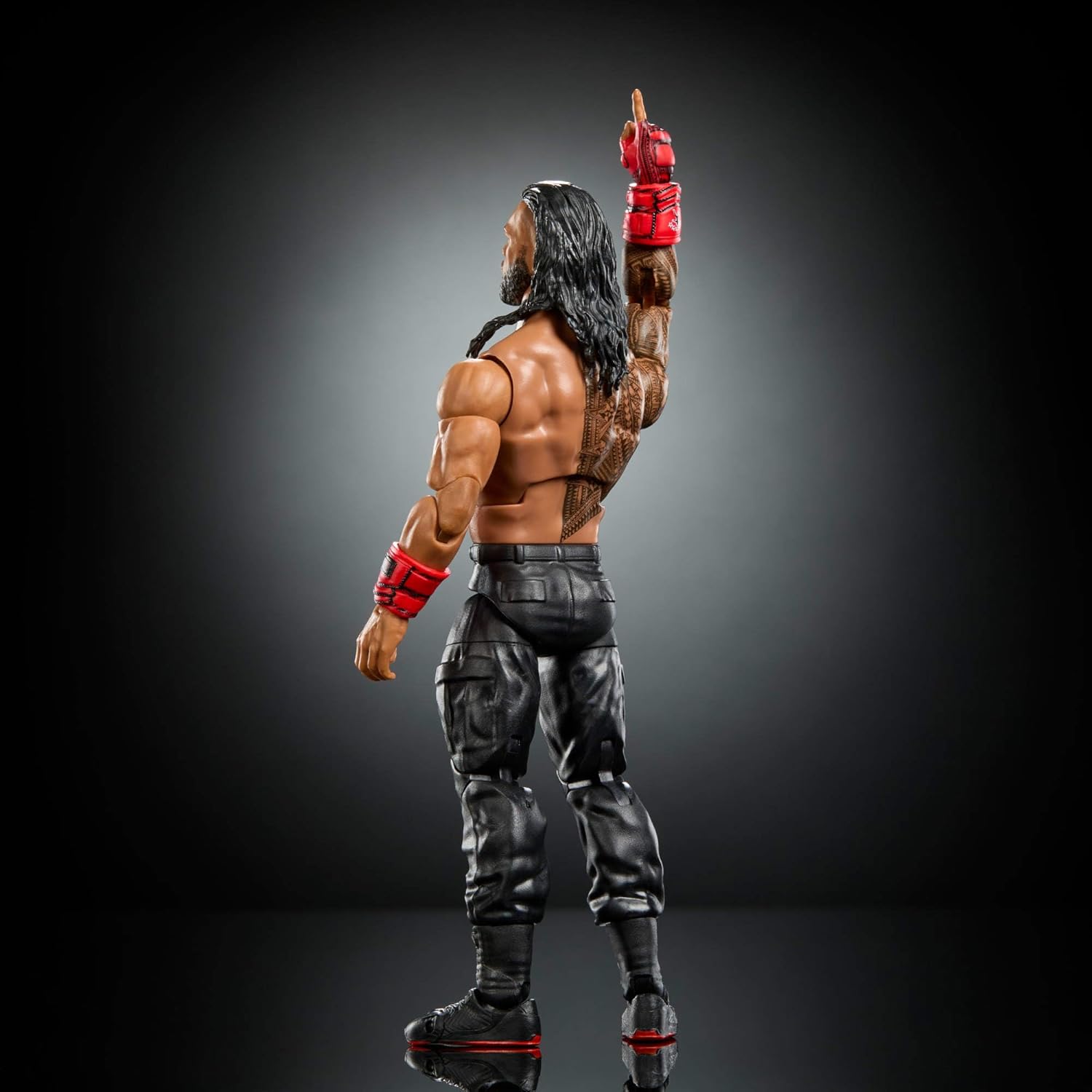 Mattel WWE Elite Collection Top Picks Action Figures & Accessories Set, 6-inch Collectible Roman Reigns with Swappable Hands & Ring Gear (Styles May Vary