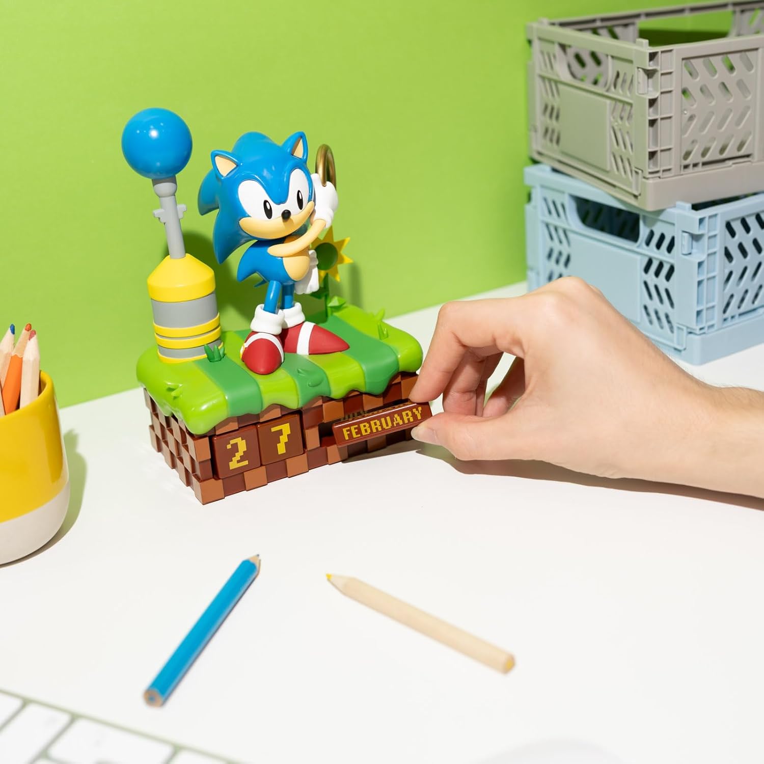 Grupo Erik Perpetual Calendar - Sonic The Hedgehog Gifts | Desk Calendar, Home Office Desk Accessories, Home Decor Accessories | Sonic Gifts For Friends