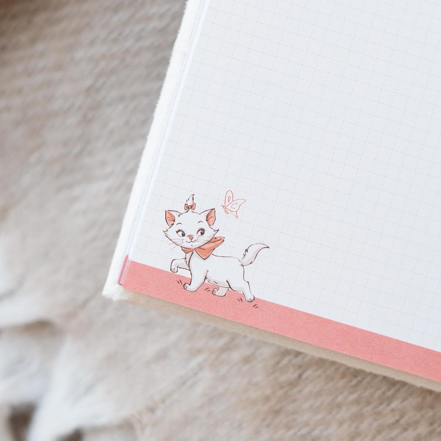 Grupo Erik A5 Notebook Hardback - Disney The Aristocats Cat Stationery | Plush Cover, Squared Paper Note Book, Squared Notebook A5 Sketchbook | Disney Gifts For Cat Lovers