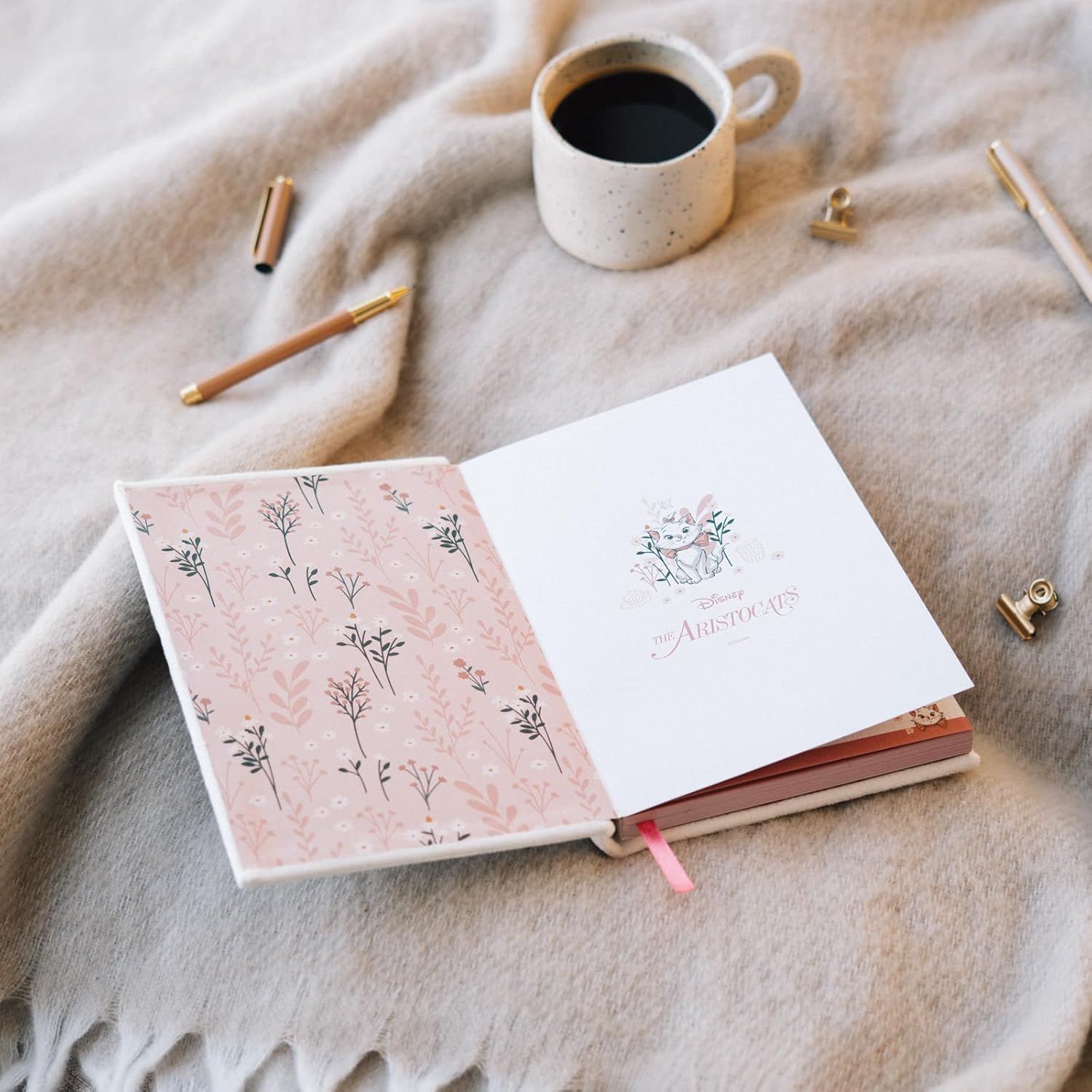 Grupo Erik A5 Notebook Hardback - Disney The Aristocats Cat Stationery | Plush Cover, Squared Paper Note Book, Squared Notebook A5 Sketchbook | Disney Gifts For Cat Lovers
