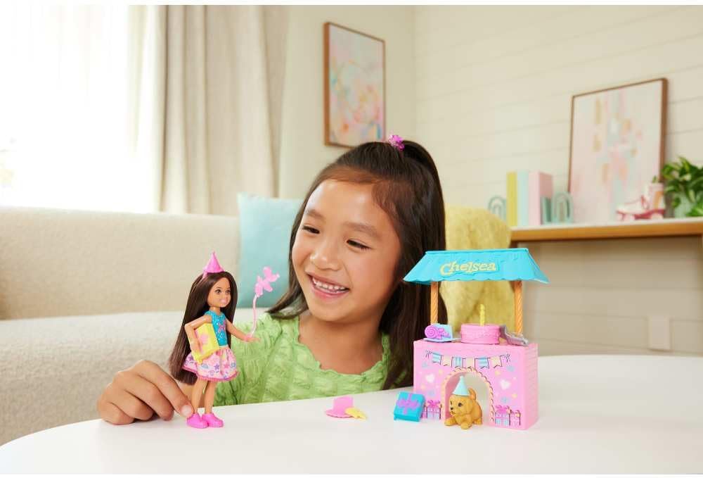 Barbie Family & Friends Club Chelsea Surprise Birthday Party Playset with Chelsea Small Doll (Brunette), Transforming Doghouse & 10+ Accessories, JJB41