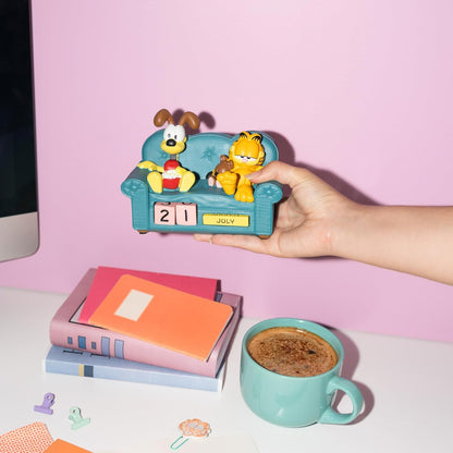 Grupo Erik Perpetual Calendar - Garfield Gifts for Cat Lovers | Desk Calendar, Home Office Desk Accessories, Home Decor Accessories | Dog & Cat Gifts