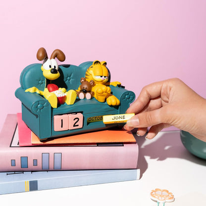 Grupo Erik Perpetual Calendar - Garfield Gifts for Cat Lovers | Desk Calendar, Home Office Desk Accessories, Home Decor Accessories | Dog & Cat Gifts