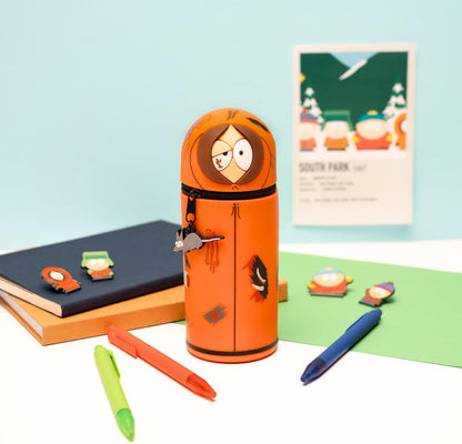 Grupo Erik Astuccio South Park Kenny 3D - Astuccio Scuola Piccolo in Morbido Silicone, Portapenne da Scrivania 2 in 1 | Back to School: Cancelleria Bambino e Bambina (7 x 18 cm