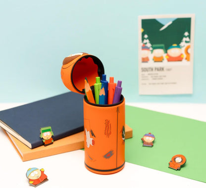 Grupo Erik Astuccio South Park Kenny 3D - Astuccio Scuola Piccolo in Morbido Silicone, Portapenne da Scrivania 2 in 1 | Back to School: Cancelleria Bambino e Bambina (7 x 18 cm