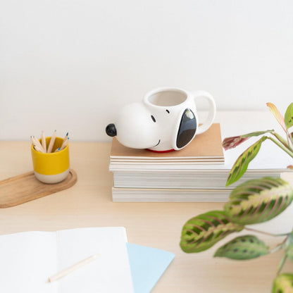 Grupo Erik Ceramic Mug - Snoopy Gifts For Dog Lovers | 15.2 oz - 450 ml Coffee Mug Tea, Cool Mugs and Cups | Peanuts Snoopy Merchandise, Friend Gifts Under 15 Pounds
