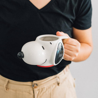 Grupo Erik Ceramic Mug - Snoopy Gifts For Dog Lovers | 15.2 oz - 450 ml Coffee Mug Tea, Cool Mugs and Cups | Peanuts Snoopy Merchandise, Friend Gifts Under 15 Pounds