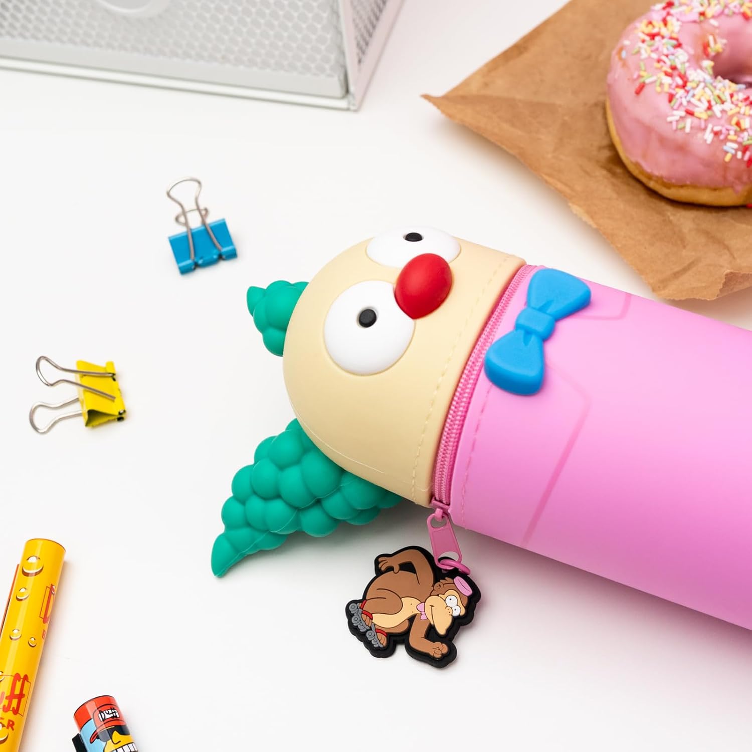 Grupo Erik Astuccio The Simpsons Krusty 3D - Astuccio Scuola Piccolo in Morbido Silicone, Portapenne da Scrivania 2 in 1 | Back to School: Cancelleria Bambino e Bambina (7 x 18 cm