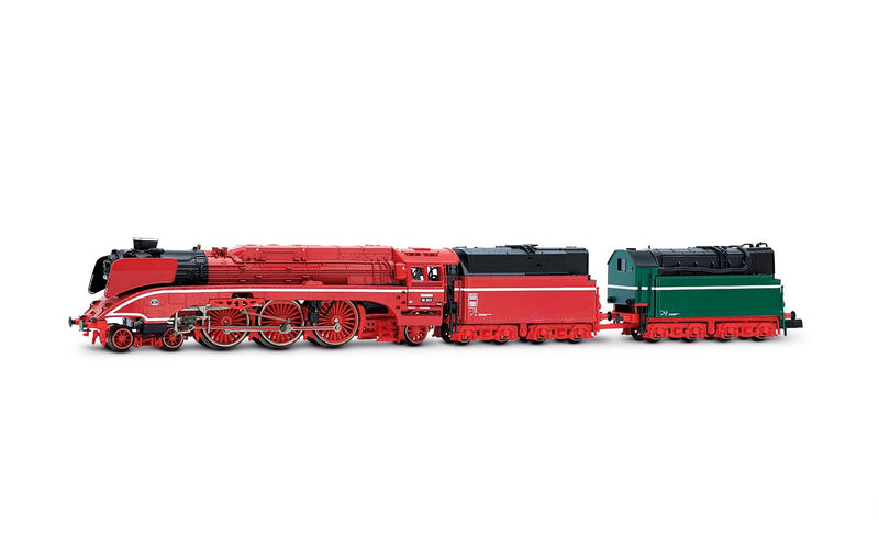 Steam locomotive 18 201, oil tender, red with green Tender