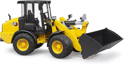 Bruder CAT Wheeled Loader – 1:16 Scale Construction Loader, Working Bucket and Steering, Opening Cab Doors, Durable Play Vehicle; Compatible with bWorld Accessories; Ages 3+