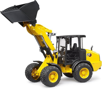 Bruder CAT Wheeled Loader – 1:16 Scale Construction Loader, Working Bucket and Steering, Opening Cab Doors, Durable Play Vehicle; Compatible with bWorld Accessories; Ages 3+