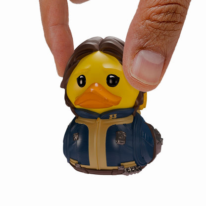 TUBBZ Mini: Fallout TV – Lucy Maclean Cosplaying Gummiente Vinylfigur – Offizielle Sammelfigur für Fans von Fallout TV