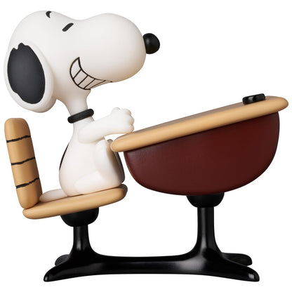 Peanuts Udf Series 18 Mini Figure Snoopy With Desk 9 Cm