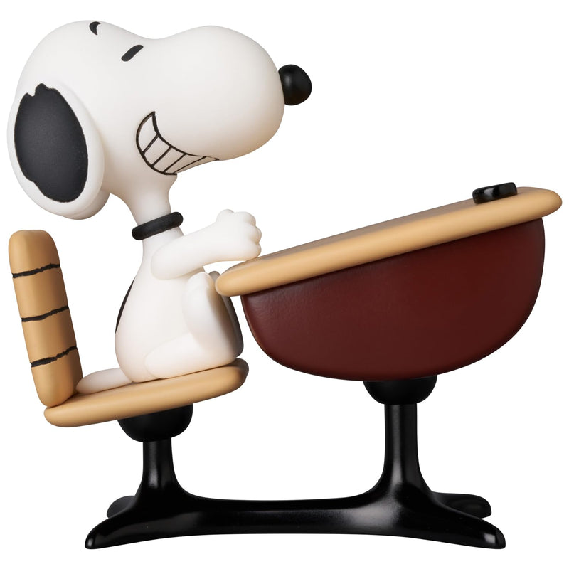 Peanuts Udf Series 18 Mini Figure Snoopy With Desk 9 Cm