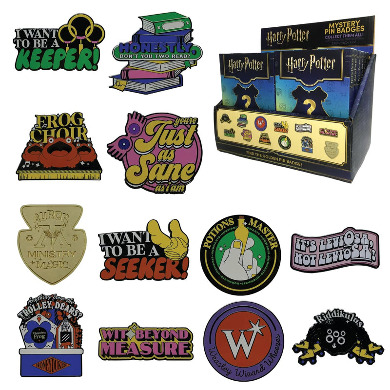 Distintivo misterioso di Harry Potter CDU – 12 scatole cieche – Spille smaltate con licenza ufficiale – Frasi e loghi del mondo dei maghi da collezione – Include una rara spilla del Ministero della