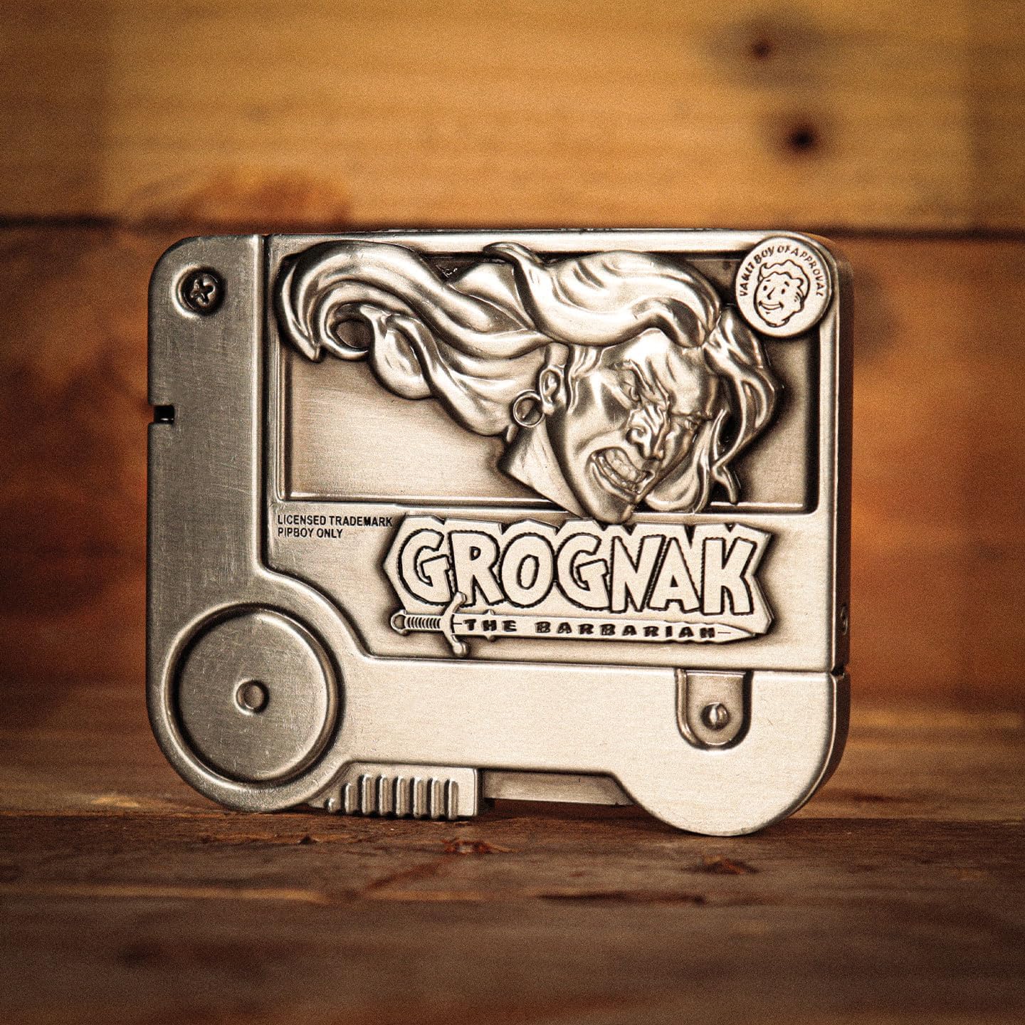 FaNaTtik Fallout Grognak the Barbarian Holotape Metal Replica - Edizione Limitata Numerata da Collezione con Supporto