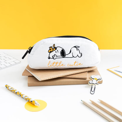 Grupo Erik Astuccio Snoopy Peanuts - Astuccio Scuola Piccolo Portapenne con Cerniera e Grafiche Ricamate in Peluche | Back to School: Cancelleria Bambina e Bambino, Regalo Snoopy (20 x 9 x 5cm