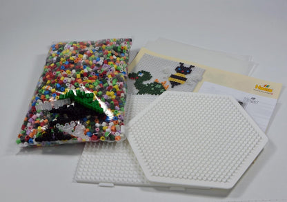 Hama Beads | Approx. 4.000 Cuentas, 2 pegboards: Square No. 234 and Hexagonal No. 276. 8 Bead Supports, Colour Printed Design Sheet, Instructions and Ironing Paper.