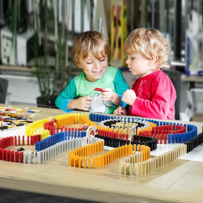 Dorjee - D3.400 - Kleurrijk houten Domino race thema, bevat 115 stuks - met katoenen tas - voor kinderen vanaf 4 jaar.
