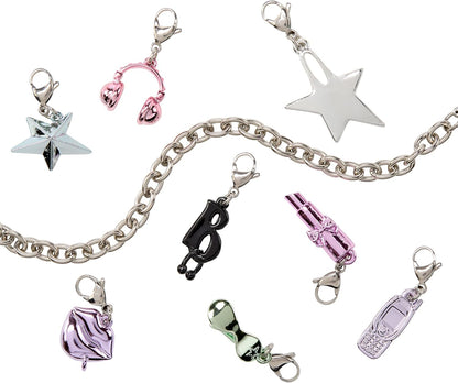 Bratz Charmz Cloe - Fashion Doll with Collectible Charm Bracelet, Includes Outfit & Accessories, Comes in a Display-Worthy Packaging, Customise and Collect