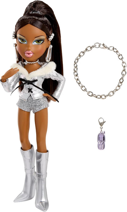 Bratz Charmz Sasha - Fashion Doll with Collectible Charm Bracelet, Includes Outfit & Accessories, Comes in a Display-Worthy Packaging, Customise and Collect