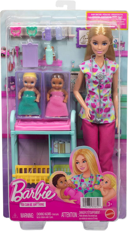Barbie Carriere - Pediatra, set con bambola bionda con camice a fiori colorato, 2 mini bambole neonati, lettino per le visite e accessori a tema inclusi, 3+ anni, JMK12