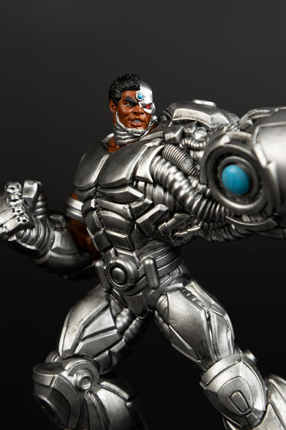 McFarlane DC Direct Cyborg Limited Edition Collector Vinyl (Todd's Mods) 4.5in Scale Posed Figure Toys