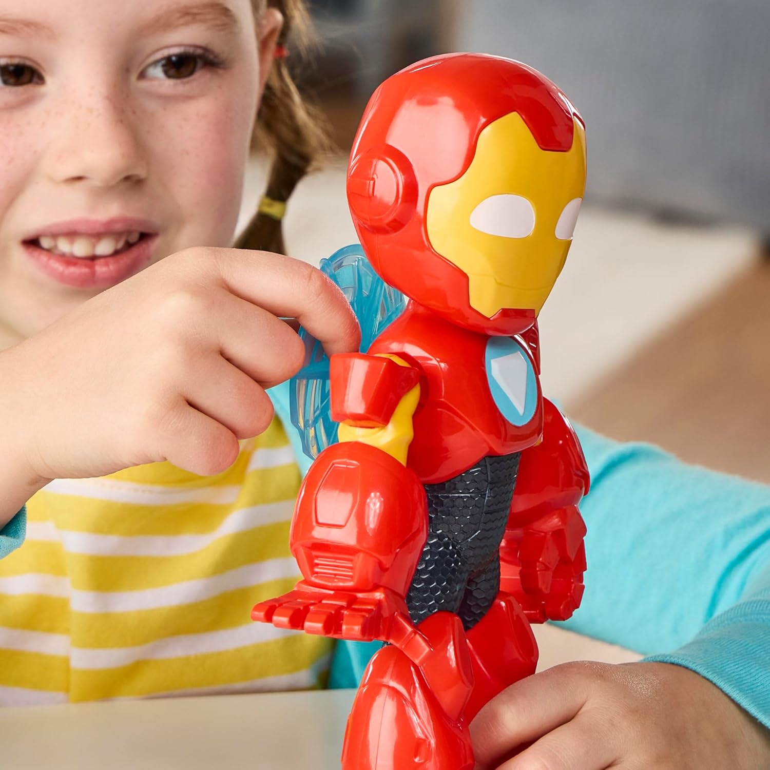 Iron Man and His Awesome Friends Marvel Iron Man 22.8 cm (9 Inch) Poseable Action Figure with Repulsor Shield Accessory, Super Hero Toy for Kids Ages 3+, Red