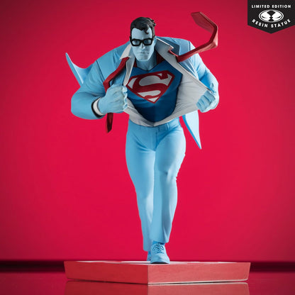 McFarlane Toys- DC Direct Superman by Clayton Henry (Superman Red and Blue) 1:10 Scale Resin Statue Limited Edition