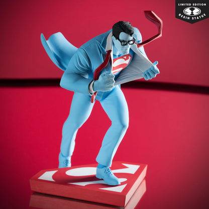 McFarlane Toys- DC Direct Superman by Clayton Henry (Superman Red and Blue) 1:10 Scale Resin Statue Limited Edition