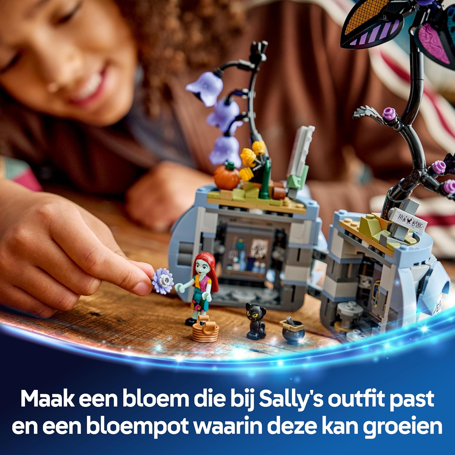 LEGO | Disney Sally’s Bloempot – Kinderkamer Decoratie met 2 Kunstbloemen, 2 Poppetjes, Speelgoedkeuken en Accessoires – Cadeau voor Meisjes vanaf 9 Jaar en The Nightmare Before Christmas Fans 43288