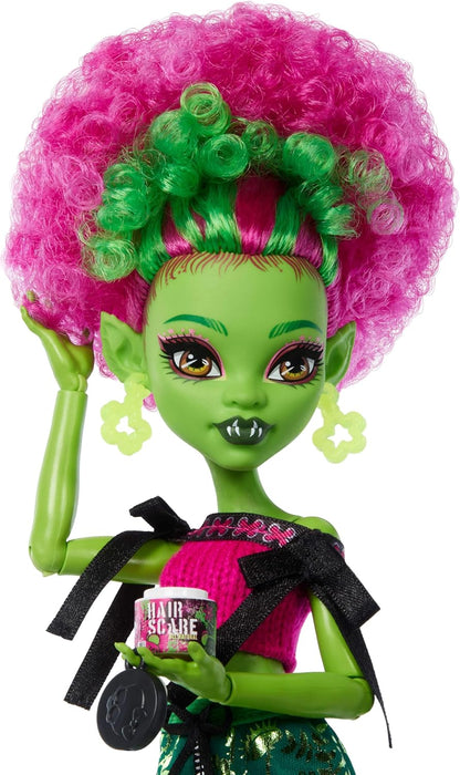 Monster High Zelfzorg Met Een Griezelig Tintje Venus McFlytrap Pop en Accessoires Set met 13 realistische verrassingen zoals haarverzorgingsproducten, muts en plant, JHK45 | 13 realistische verrassing