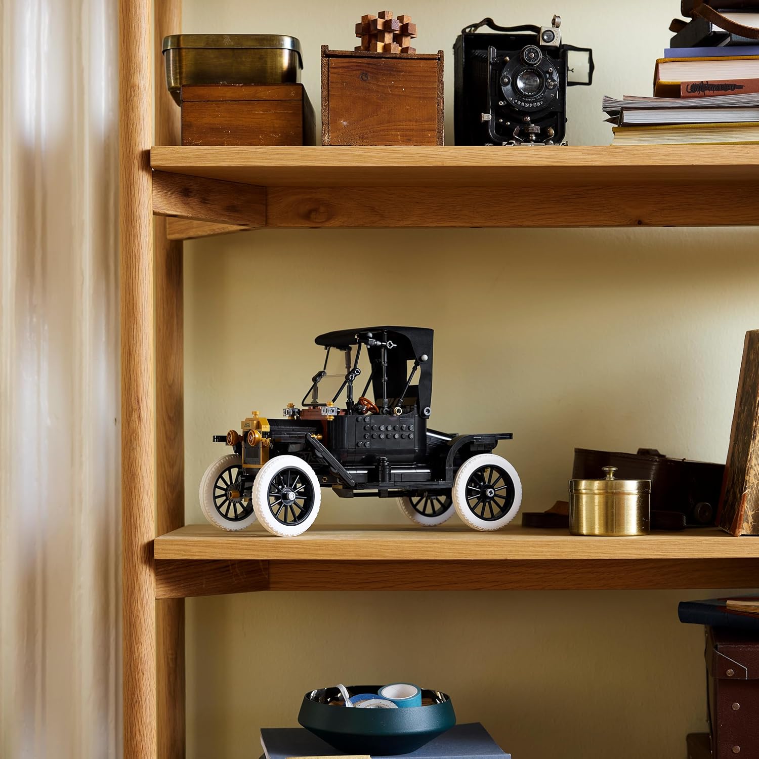 LEGO Icons Ford Model T - Retro Car Model Kit for Adults - Collectible Display Set w/Fabric Roof, Tall Wheels & Split Windscreen - DIY Gift for Fans of Classic Vehicles - 11376