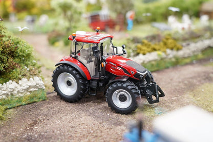 Britains CaseIH Farmall 120C