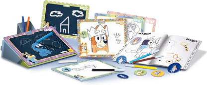 Lisciani - BLUEY - SAC A DOS avec Kit de Coloriages et Dessins pour Enfants dès 3 Ans - Kit Loisirs Créatifs avec Livret Coloriages, Stickers, Feutres et Ardoises Effaçables - Fabriqué En Italie