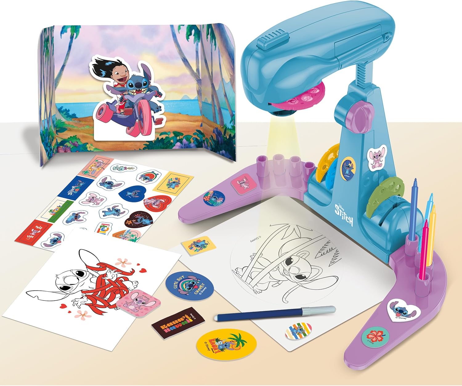 Lisciani - DISNEY STITCH - Projector Drawing School for Children aged 5 and over - LED Projector with 4 Discs - Creative Kit with Felt Pens, Stickers and Sheets - Manual Activity Without Screen